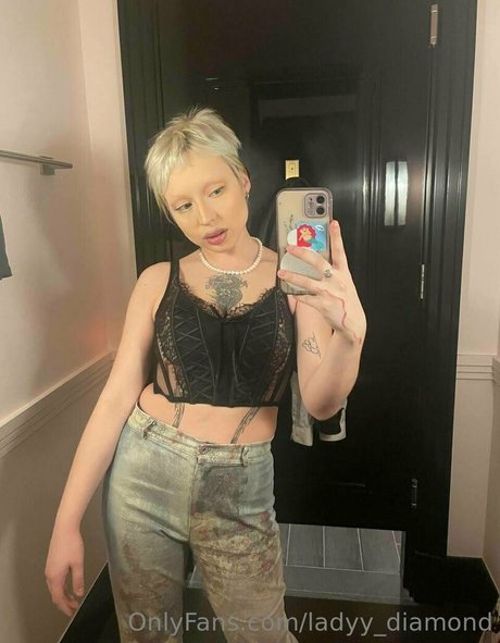 ladyy diamond model free pic