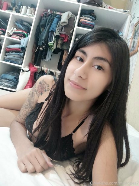 mialopez7 sexy model photo