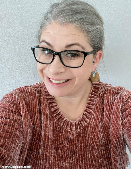 curvy4urpleasure nude model pics