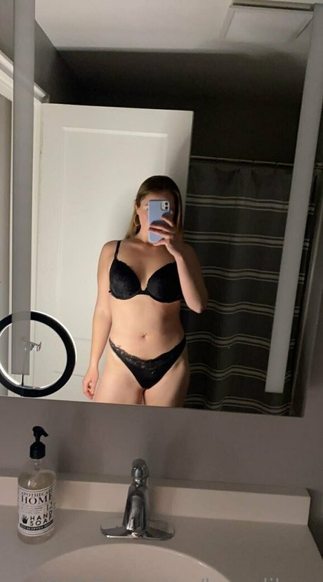 brandiluvs model exclusive picture