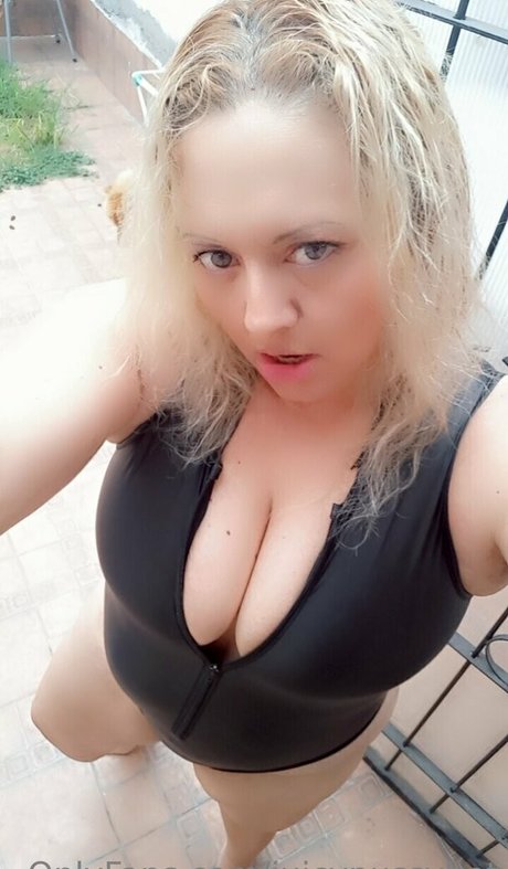 juicypussyhot star pretty pics