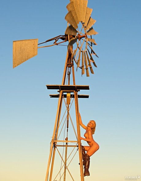 Isabel Edvardsson star nudes photos