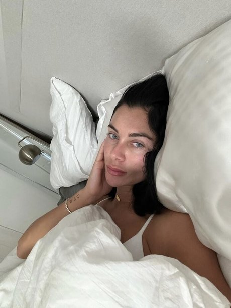 Cally Jane Beech porn model pictures