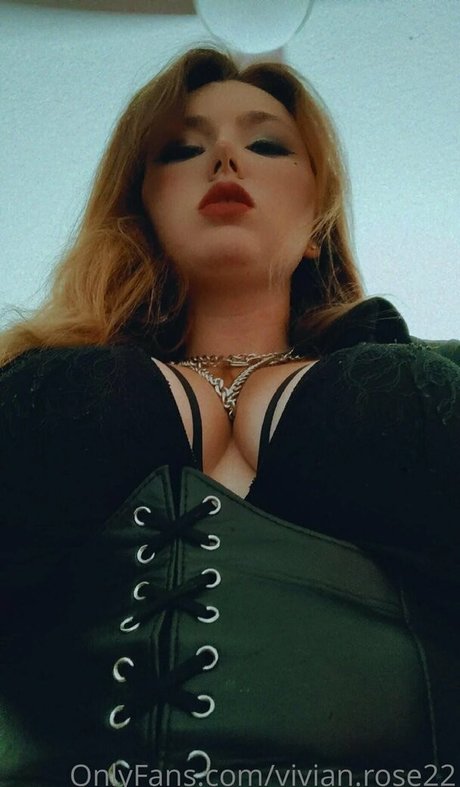 vivian rose22 model naked image