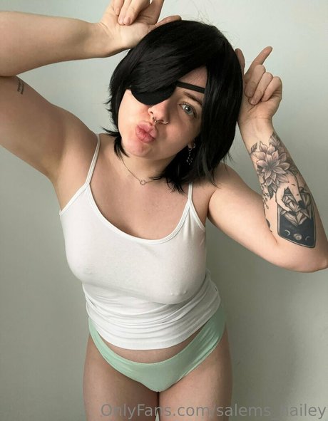 salems hailey sex star pic