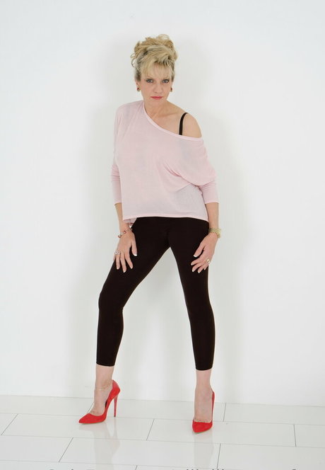 gillellisyoungfree model best gallery