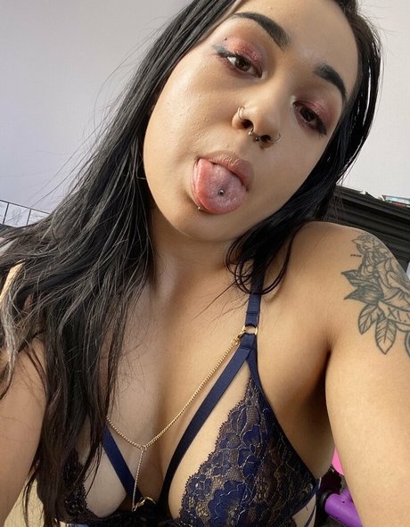 ariquxeen sexy pornstar img