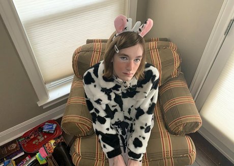 femboycherryblossom sexy actress pictures