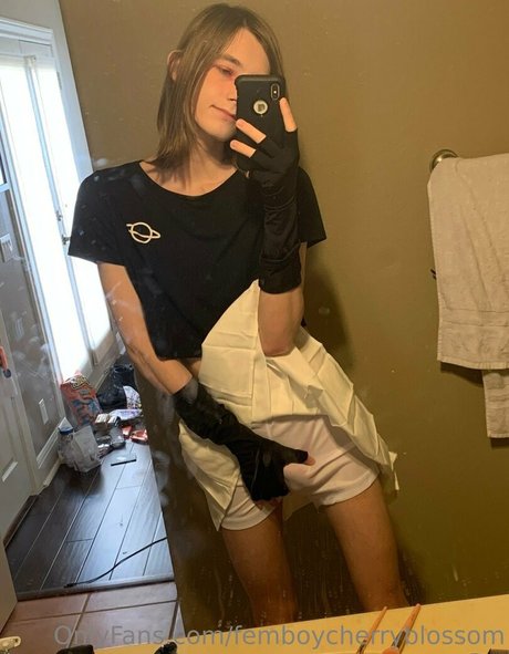 femboycherryblossom pornographic actress img