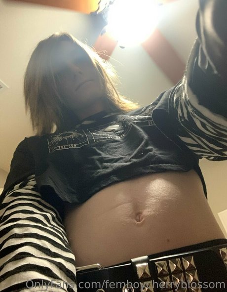 femboycherryblossom model erotic gallery