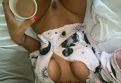 stepdaughter onlyfans art naked photo