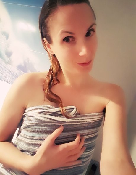 stepdaughter onlyfans pornographic picture