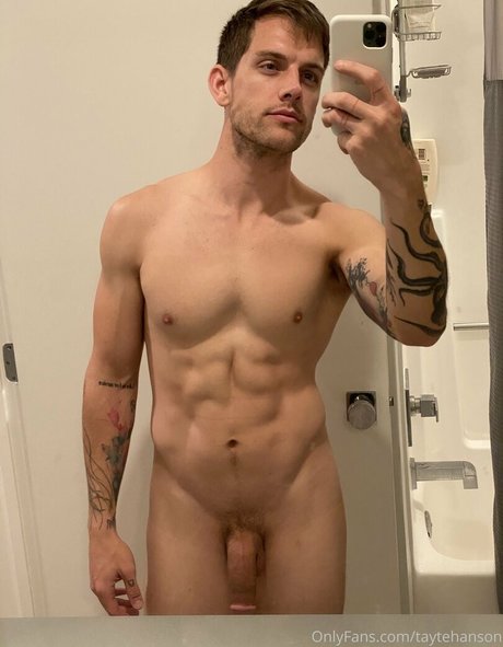 tiny onlyfans sexy image