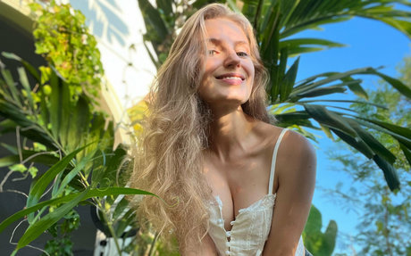 shemale fucks girl onlyfans free gallery