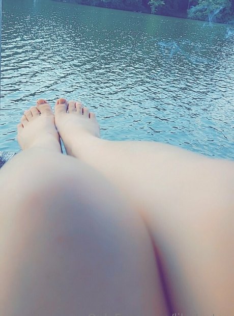 lilotterton adult model image