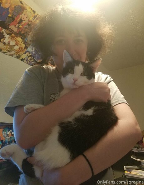 sqregina pretty model image