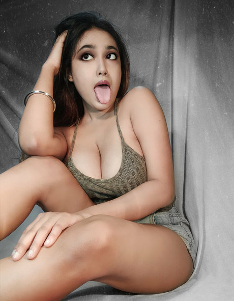 callmesherni pornstar pretty img