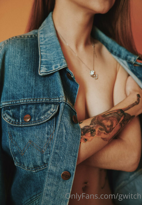 cute babe onlyfans free nude images