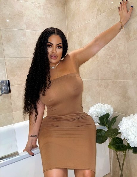 lissaaires model free photo