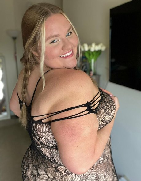 fatavapiee model free photos