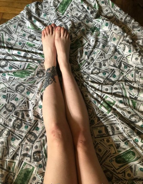 violetchery model exclusive photo