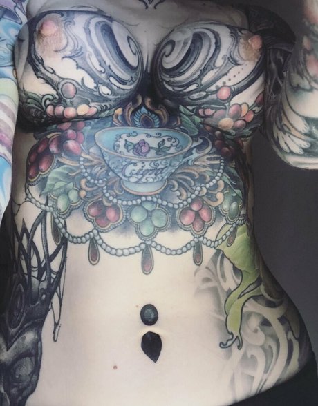 cignosuicide star naked image