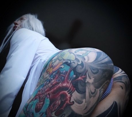 cignosuicide nude star img