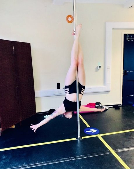 Femmefataleairsoft model sexy photos