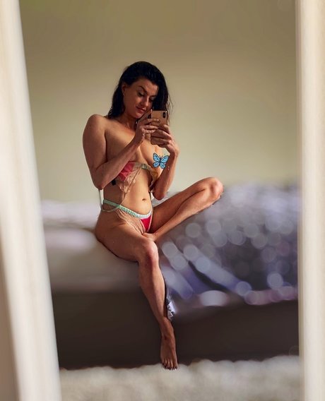 Mia Snow_ model hot images