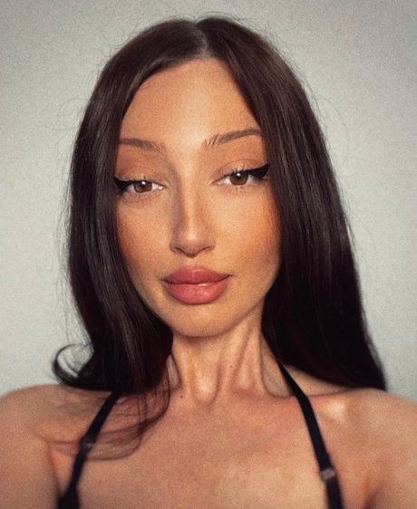 Mia Katerina pretty star pictures