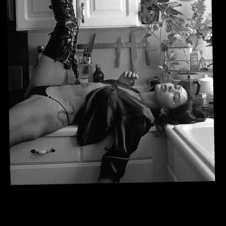 Evil Cutie porn model photo