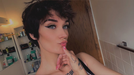 Your Daily Dose of M lf perfect model pic