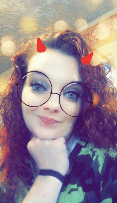 Carly Currence model images