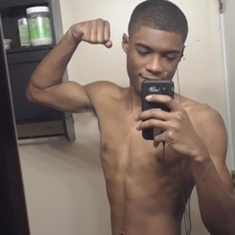 Lucky Hawick XXX 18_ model pornographic image