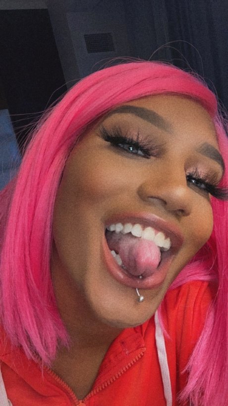 QueenButterCup model high quality pic