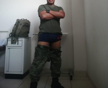 Real Navys nude model img