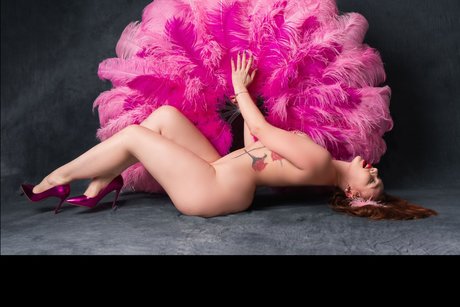 Miss Spicy Ginger free star pics