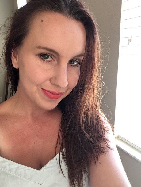 Alysia nude actress picture