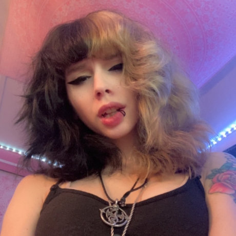 M NTY FRE H pornstar high quality images