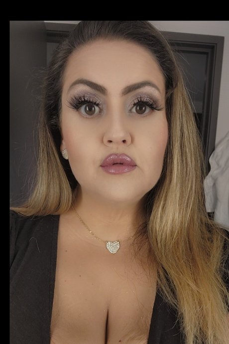 MissMeowewoweee pornographic model pic