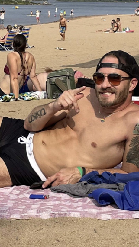 Layson Brush_ model adult archive