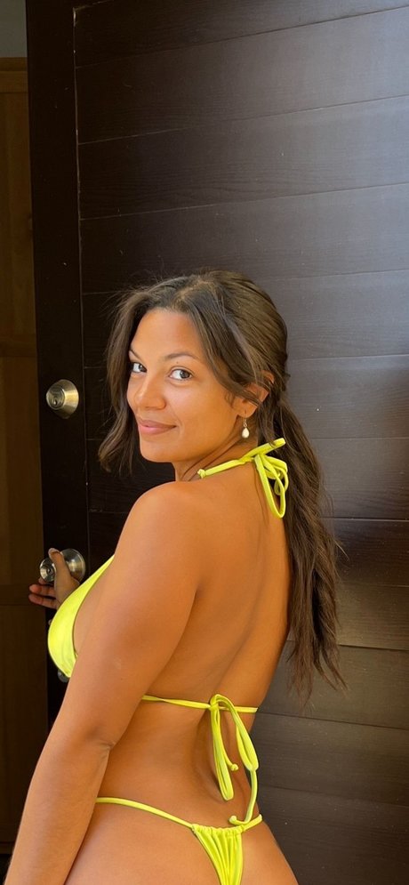 Gabriela Bomdia xxx model image