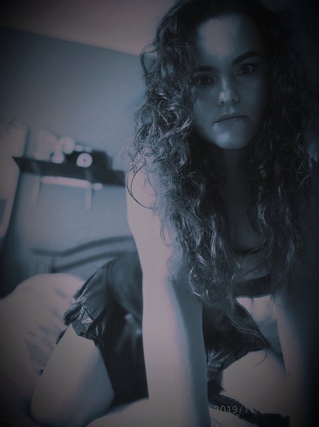 Isis Cobe art model picture