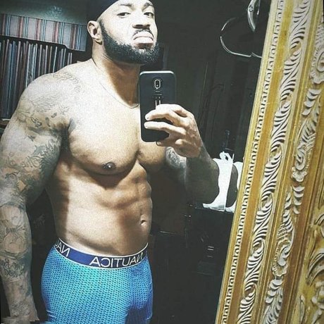 Pretty D ck McJoy_ sex model picture