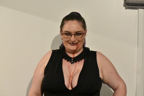 hairy armpits onlyfans beautiful picture