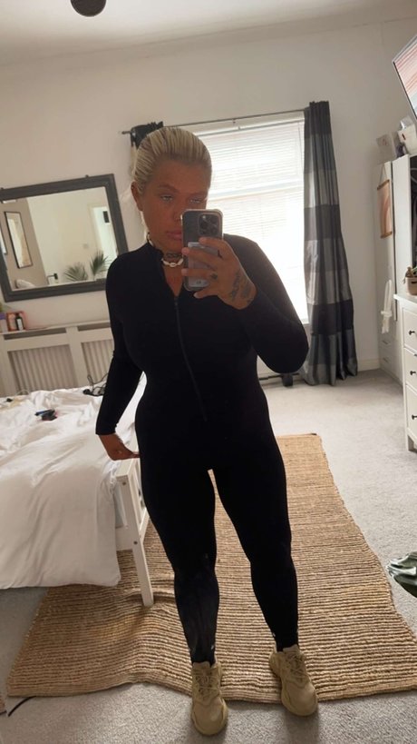 Indie h naked actress pic