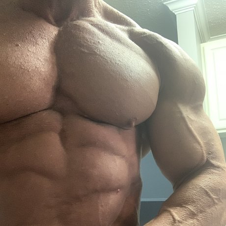 maturedmuscle star porn pics
