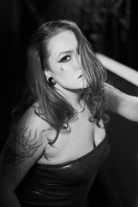 Mizz Amanda Marie adult star images