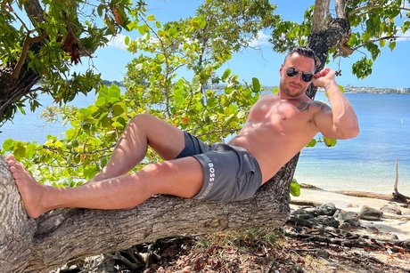 Karl James VIP hd model img