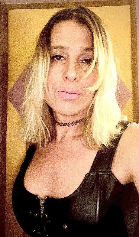 Hung TS Lora XXX model exclusive images